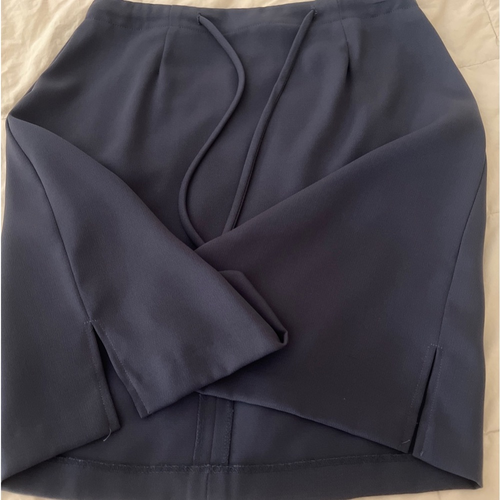 Alanni Donny Brook Classy  Skirt  Sz 8 Grey Lined  30”waist, 20”length, slit 3.5